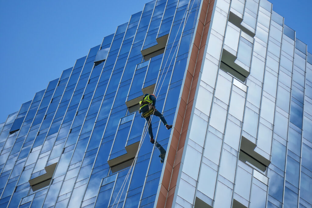 Façade Inspections with Rope Access – Safe, Efficient & Cost-Effective